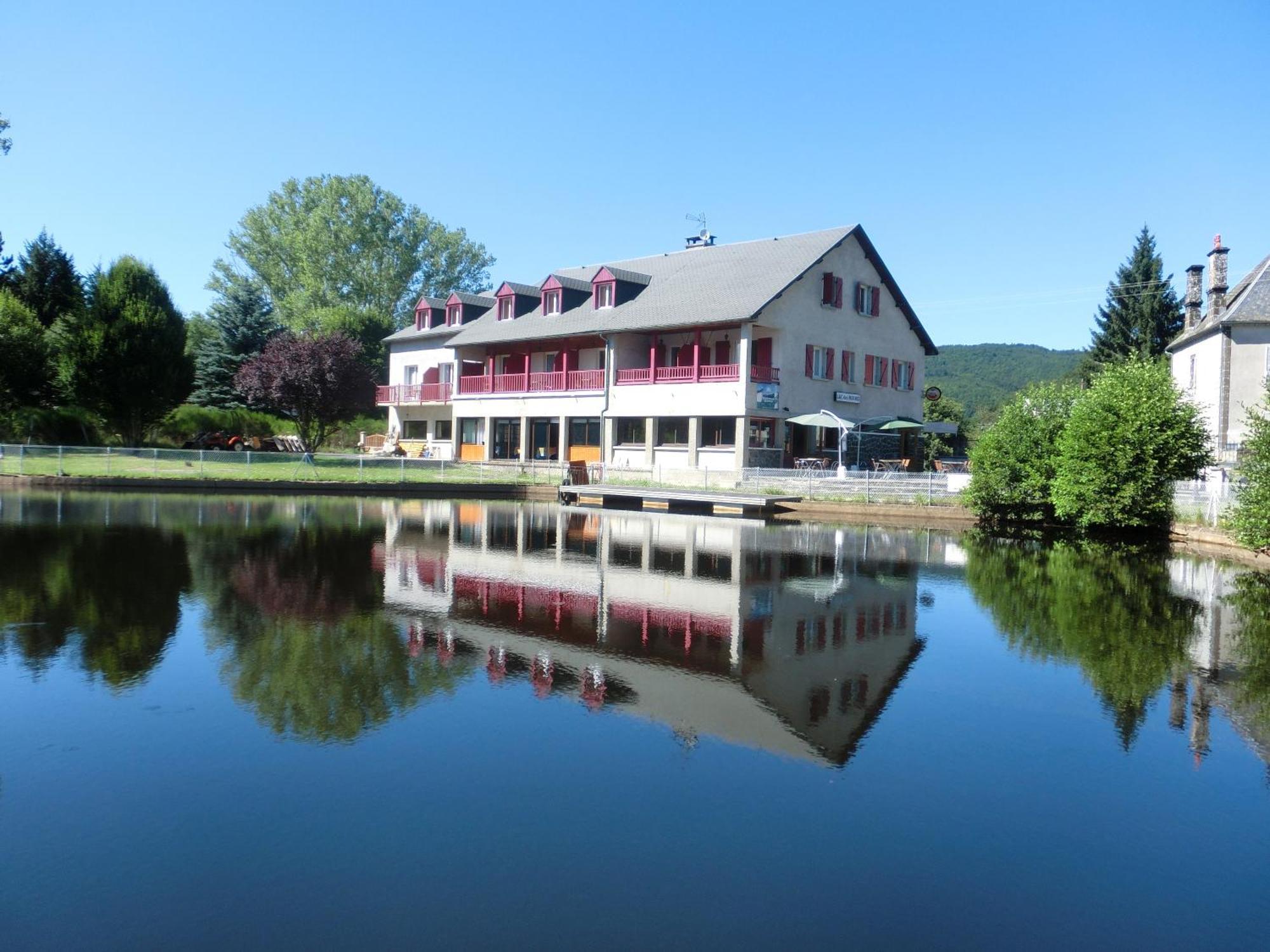 Le Des Moines 2* Condat (Cantal)